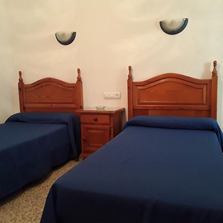 Hostal Miguel Calahonda Exterior photo